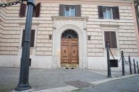 The facade or entrance of Roma 2B