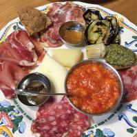 Φαγητό σε αυτός ο ξενώνας ή κάπου εκεί κοντά