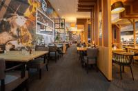 Ein Restaurant oder anderes Speiselokal in der Unterkunft Fletcher Wellness-Hotel Helmond 