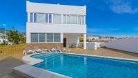 Bazén v ubytovaní Villa Asunción Benalmádena by Ruralidays alebo v jeho blízkosti