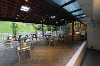 Harbour Ville Hotelにあるレストランまたは飲食店