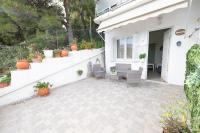 Vonkajšia záhrada v ubytovaní SERENITY yard apartment