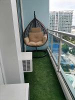 High-end 2BR Condo Boracay Tower - Azure Residences near Manila Airportの敷地内または近くにあるプール