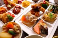 ホテルの敷地内または近くでの食事または食べ物