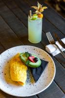 ホテルの敷地内または近くでの食事または食べ物