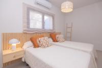 Posteľ alebo postele v izbe v ubytovaní Villa Eden Beachfront Corralejo By Holidays Home