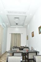 En restaurant eller et andet spisested på Hotel Ananta Inn