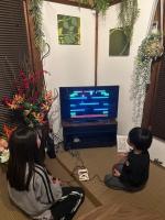 Maharaniにあるテレビまたはエンターテインメントセンター