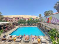 Viajero Huacachina Hostelの敷地内または近くにあるプール