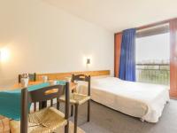Posteľ alebo postele v izbe v ubytovaní Studio cabine · Balcon · Proche centre · WiFi gratuit - FR-1-346-508