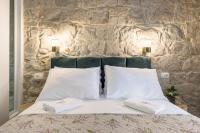 Posteľ alebo postele v izbe v ubytovaní BonBon Old Town Private En-Suite Room