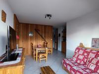 Televízia a/alebo spoločenská miestnosť v ubytovaní Chalet Du Bois De Suffin N 10 - Appartement cosy à 20m des pistes ! Plein sud - 4 pers. Terrasse - parking couvert MAE-8844