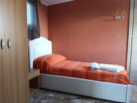 Postel nebo postele na pokoji v ubytování biker's friend apartment