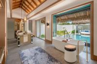 JW Marriott Maldives Kaafu Atoll Island Resortの敷地内または近くにあるプール