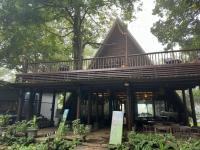 TengahgirangにあるTelaga Warnaの木造家屋