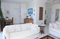 Posezení v ubytování Top floor 3bed 2bath with stunning 360 view