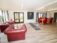 Posezení v ubytování Silver Birch Lodge