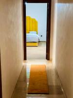 Luxurious 2 Bedroom Condo City Center with Pool ' train station ' Aeroportの見取り図または間取り図