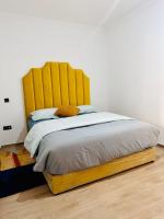 Luxurious 2 Bedroom Condo City Center with Pool ' train station ' Aeroportの見取り図または間取り図