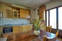 Kuchyňa alebo kuchynka v ubytovaní Villa Mario by PosarelliVillas