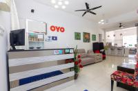 OYO 90132 Come Inn Premiumにあるテレビまたはエンターテインメントセンター