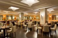 Reštaurácia alebo iné gastronomické zariadenie v ubytovaní Starhotels Metropole