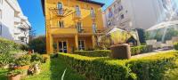 Vonkajšia záhrada v ubytovaní Hotel Alibi