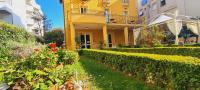 Vonkajšia záhrada v ubytovaní Hotel Alibi