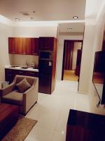 سمت ان النرجس للشقق المخدومة - Samt Inn Al Narjis Serviced Apartmentsにあるキッチンまたは簡易キッチン