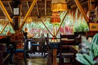 En restaurant eller et andet spisested på Gusde Tranquil Villas by EPS