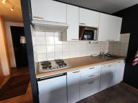 Kuchnia lub aneks kuchenny w obiekcie Résidence Plein Soleil - Appartement plein sud avec superbe vue, balcon, parking. MAE-9004