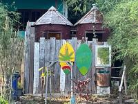 Κήπος έξω από το TipThong Hut