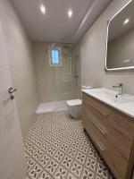 Koupelna v ubytování Acogedor apartamento junto a la playa by beBalmy