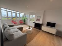 Posezení v ubytování Acogedor apartamento junto a la playa by beBalmy