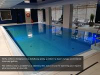 Bazén v ubytovaní Flatbook - City Center SPA Apartments 6B,C alebo v jeho blízkosti