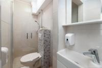 Ein Badezimmer in der Unterkunft Villa Okruk-10 meters away from the beach