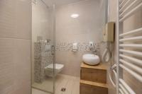 Ein Badezimmer in der Unterkunft Villa Okruk-10 meters away from the beach