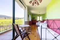Balkón nebo terasa v ubytování Basarte Cottage