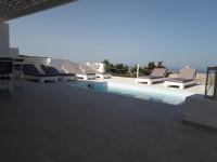 Bazén v ubytovaní DreamCatcher Sea view mini pool Paros alebo v jeho blízkosti