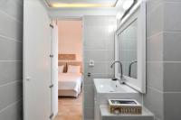 Kúpeľňa v ubytovaní DreamCatcher Sea view mini pool Paros