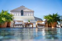 The swimming pool at or close to Ocean Drive Madrid