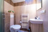 A bathroom at Penzión Zunama