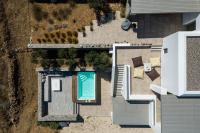 Basen w obiekcie Rising Sun sea view Villa near the beach Paros lub w pobliżu