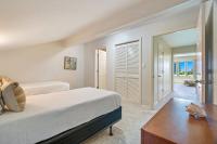 Ein Bett oder Betten in einem Zimmer der Unterkunft Seascape Boardwalk Villa 277