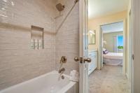 Ein Badezimmer in der Unterkunft Seascape Boardwalk Villa 277
