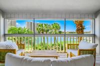 Ein Balkon oder eine Terrasse in der Unterkunft Seascape Boardwalk Villa 277