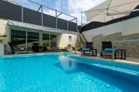 Bazén v ubytovaní Hotel - Teranea City Hvar alebo v jeho blízkosti