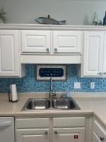 Küche&#47;Küchenzeile in der Unterkunft Beautiful Two Bedroom, Two Bathroom First Floor Condo in Gulf Shores!