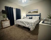 Ein Bett oder Betten in einem Zimmer der Unterkunft Beautiful Two Bedroom, Two Bathroom First Floor Condo in Gulf Shores!
