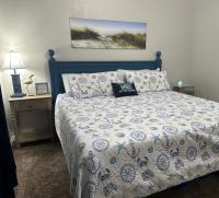 Ein Bett oder Betten in einem Zimmer der Unterkunft Beautiful Two Bedroom, Two Bathroom First Floor Condo in Gulf Shores!